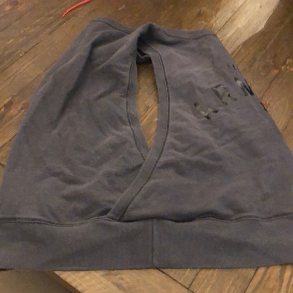 Muscle tank - Picture 2 of 2